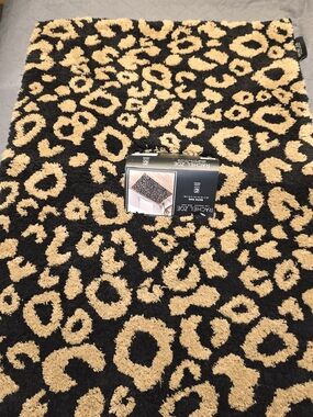 Rachel Zoe Black and Tan Leopard Print Bath Mat